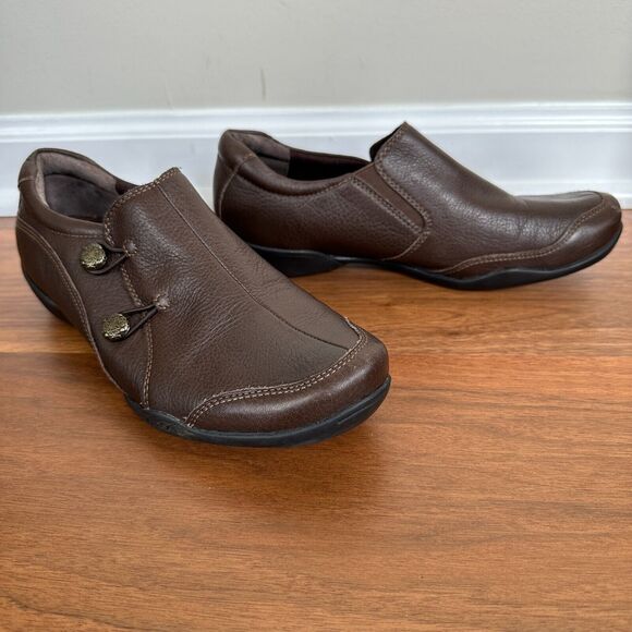 Taos Footwear Shoes - Taos Footwear Encore Brown Leather Slip On Button Shoes Women's Size US 8.5